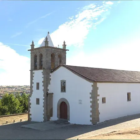 Casa Aguas Ferreas Pensión Mogadouro (Braganca)
